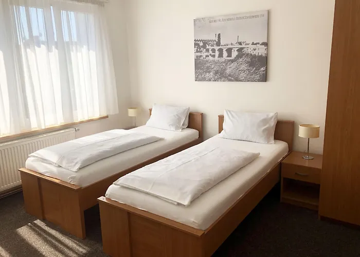 Wellness A Restaurace U Gigantu 4* פלזן